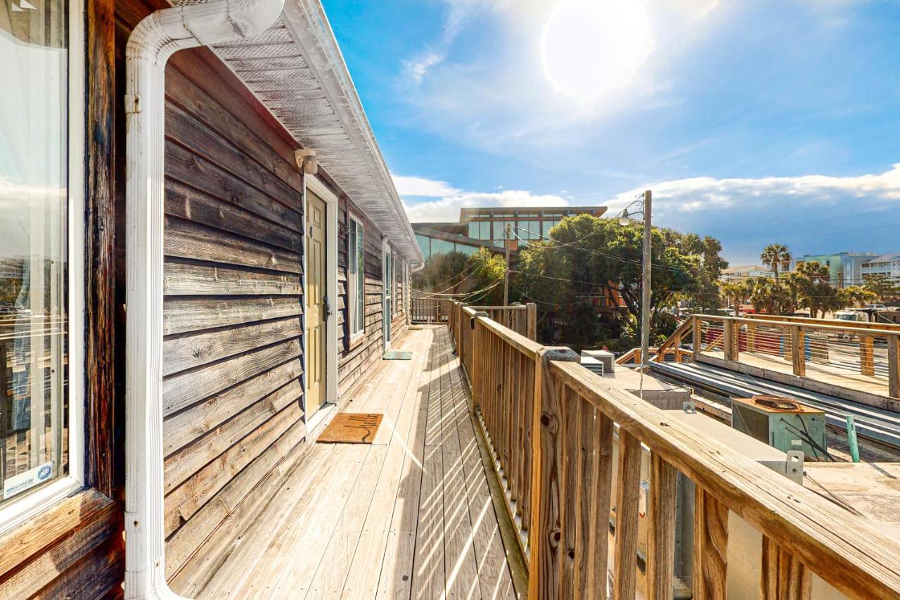 Folly Beach Condos Room photo